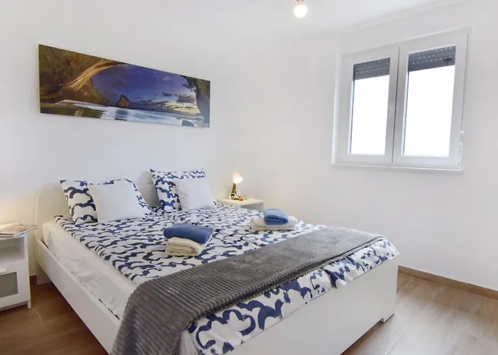 Anja Zambrazija By Interhome Apartmán *