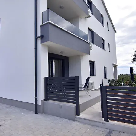 Apartman Anja Zambrazija By Interhome *