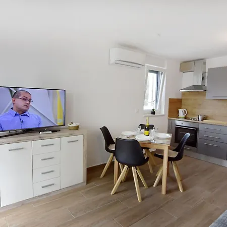 Anja Zambrazija By Interhome Apartamento